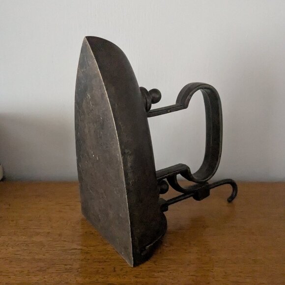Other - Vintage Mrs Potts Style Sad Iron with Detachable Handle - Vintage Rustic Decor
